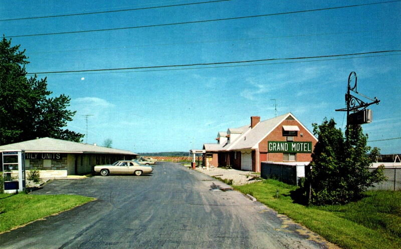 Grand Motel - Vintage Postcard